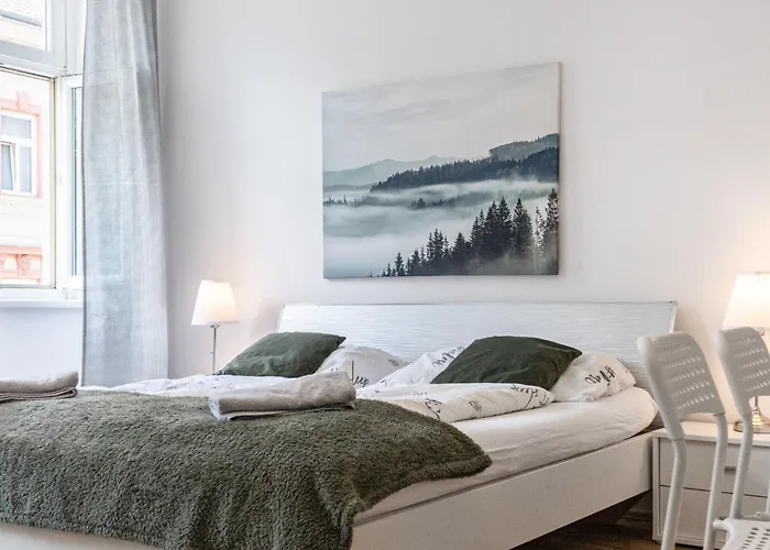 Apartment Spacious 2br With Ideal Location For Long Vienna