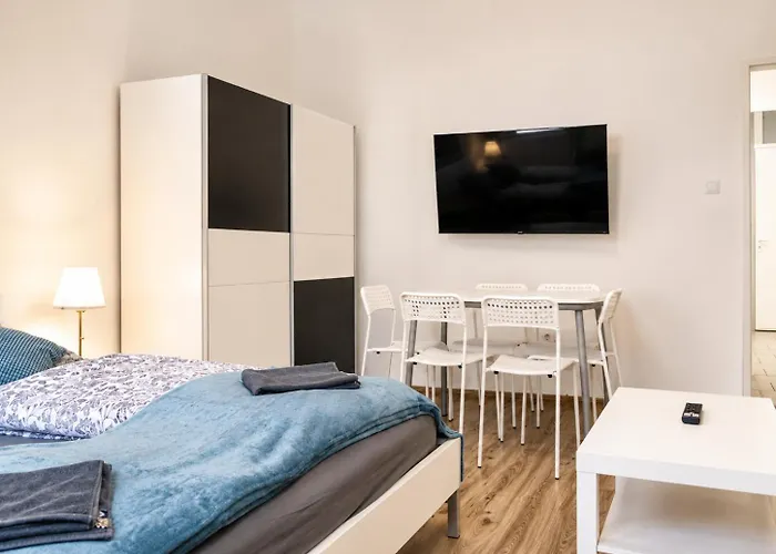 Spacious 2br With Ideal Location For Long *