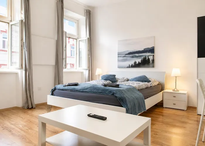 Spacious 2br With Ideal Location For Long *